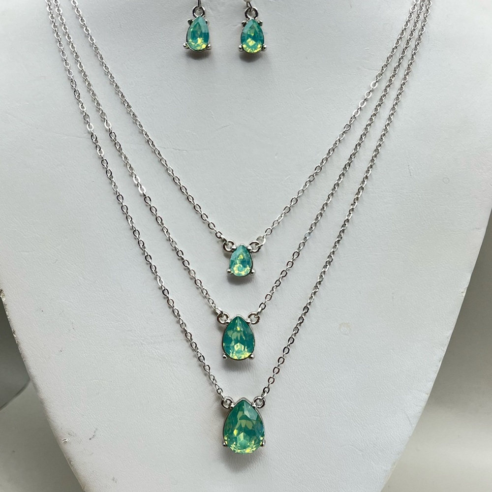 Elegant Silver and Green Jewelry Set